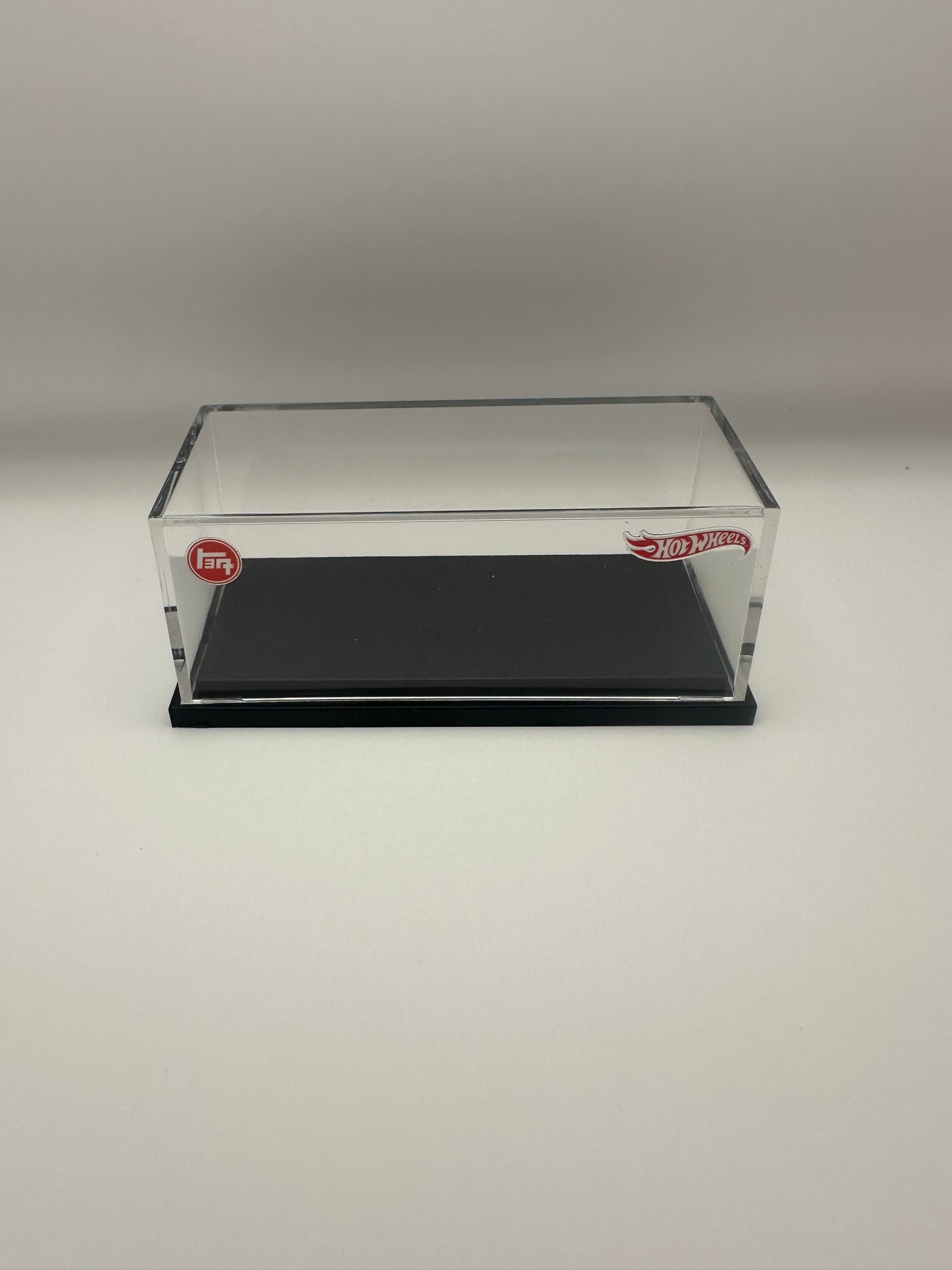 1:64 Acrylic Display Case - Vintage Toyota