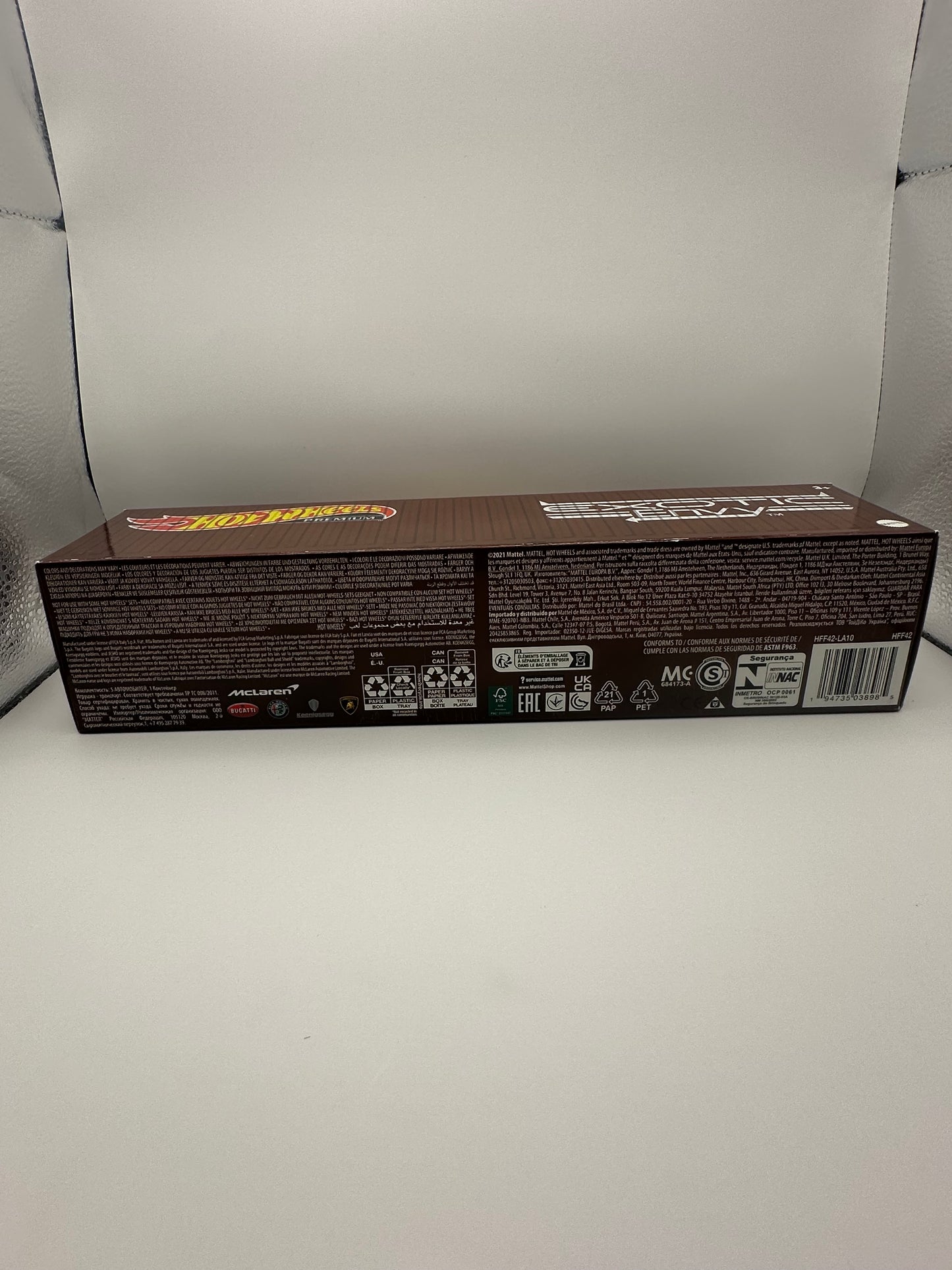 Hot Wheels Premium Exotic Envy 2 Container Set